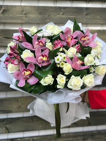 Букет цветов из: Розы и Хризантемы в Алексеевском Ставропольского края