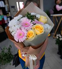 Букет цветов из:  Герберы, Розы и Хризантемы в Алексеевском Ставропольского края