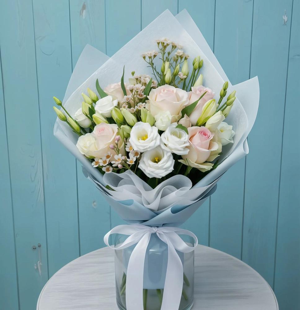 Букет цветов из: Розы и Лизиантусы в Алексеевском Ставропольского края