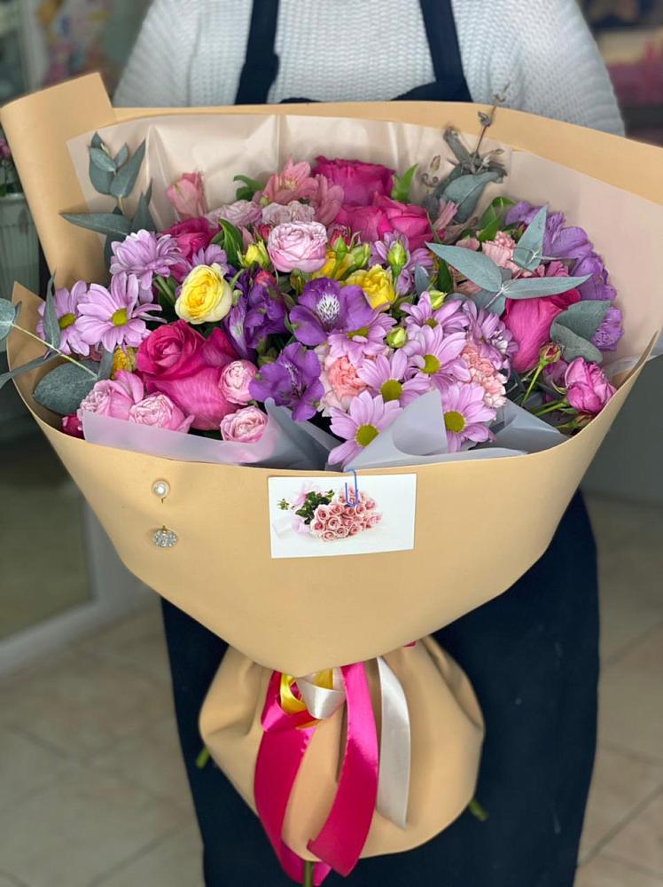 Букет цветов из: Хризантемы, Гвоздики и Альстромерии в Алексеевском Ставропольского края