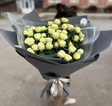 Букет Белые кустовые розы Солинеро в Алексеевском Ставропольского края