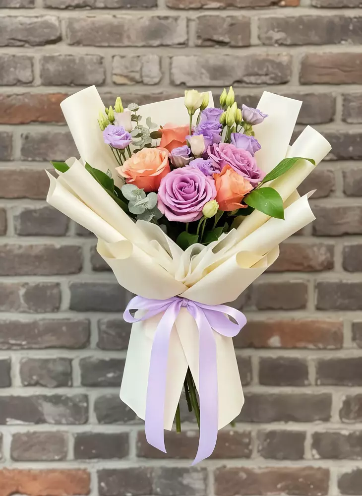 Букет цветов из: Лизиантусы и Розы в Алексеевском Ставропольского края