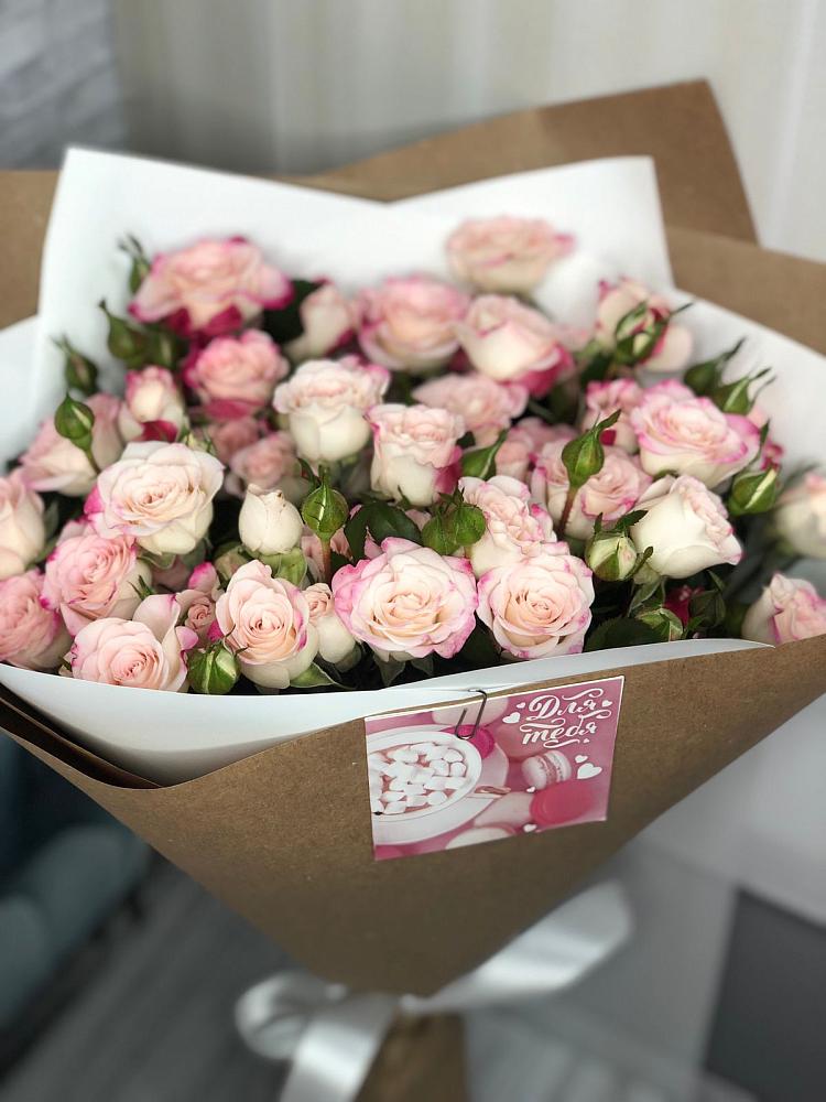 Букет цветов из: Розы в Алексеевском Ставропольского края