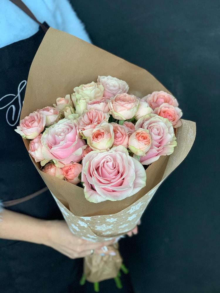 Букет цветов из: Хризантемы и Розы в Алексеевском Ставропольского края