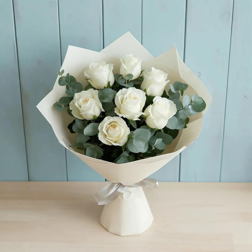 Букет Белые розы в Эвкалипте в Алексеевском Ставропольского края