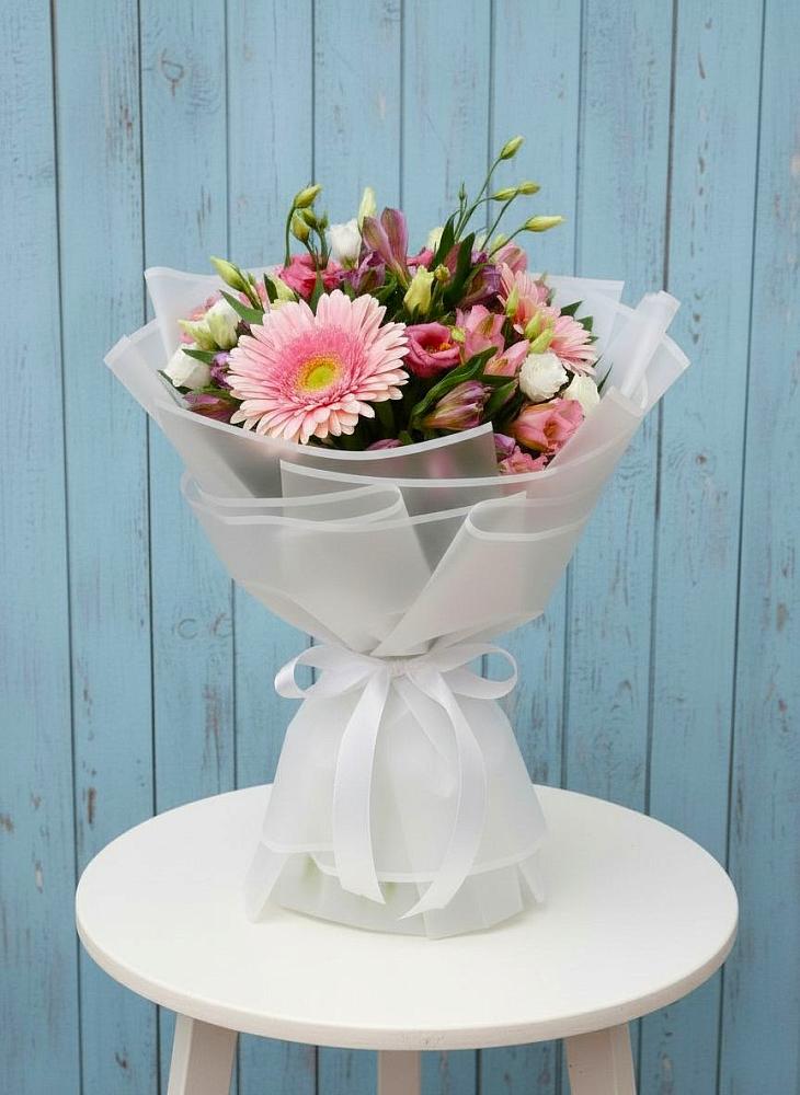 Букет цветов из: Герберы, Альстромерии и Лизиантусы в Алексеевском Ставропольского края