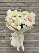 Букет цветов из:  Гвоздики, Розы, Лизиантусы и Хризантемы #REPLACE_PRED# Алексеевском Ставропольского края