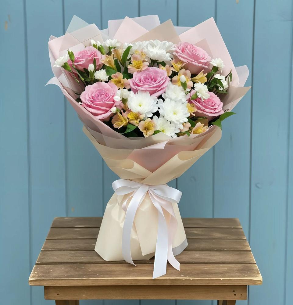 Букет цветов из: Гвоздики, Орхидеи и Розы в Алексеевском Ставропольского края