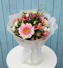 Букет цветов из:  Герберы, Альстромерии и Лизиантусы в Алексеевском Ставропольского края