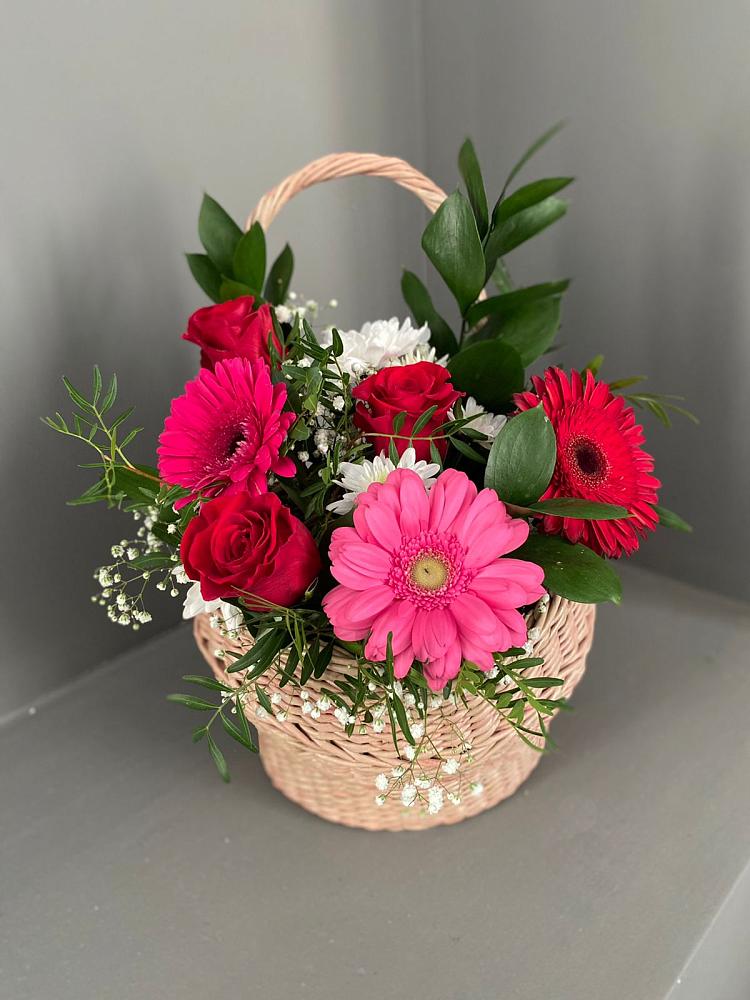 Цветочная композиция из Розы, Хризантемы и Герберы в корзине в Алексеевском Ставропольского края