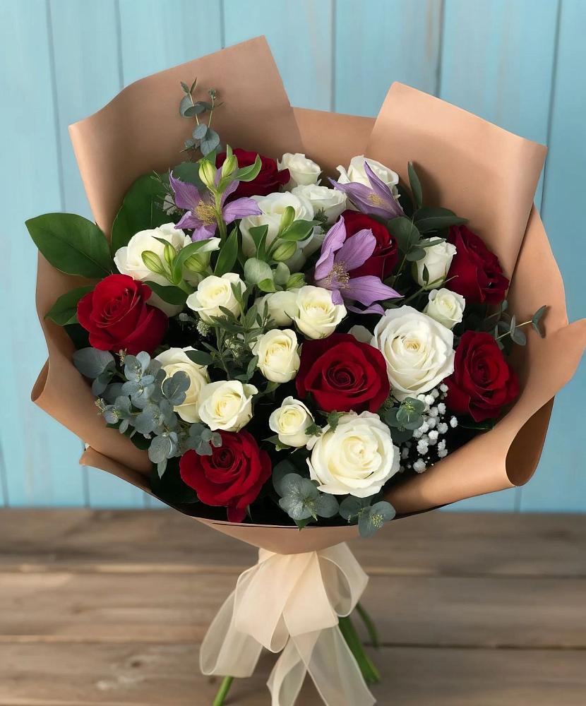 Букет цветов из: Розы и Альстромерии в Алексеевском Ставропольского края