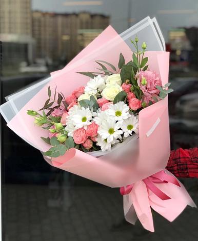Букет цветов из: Розы, Лизиантусы и Хризантемы в Алексеевском Ставропольского края
