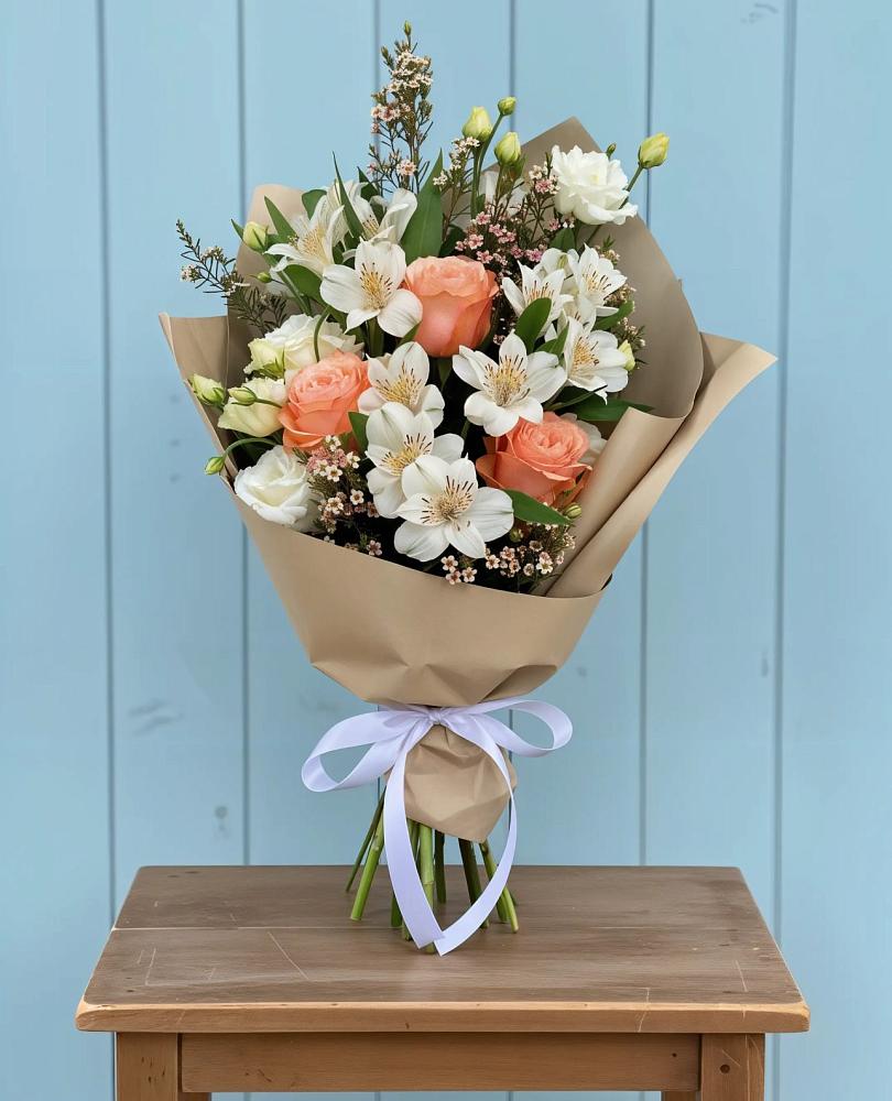 Букет цветов из: Альстромерии, Лизиантусы, Розы и Хризантемы в Алексеевском Ставропольского края