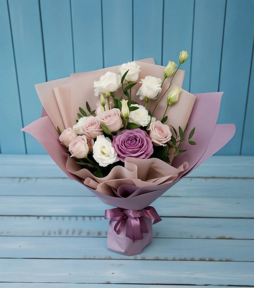 Букет цветов из: Розы и Лизиантусы в Алексеевском Ставропольского края